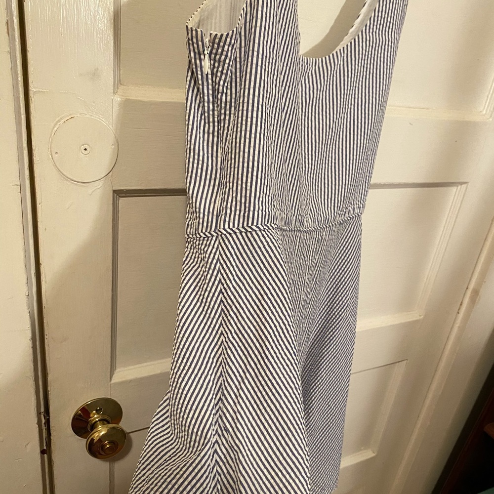 Uniqlo seersucker sleeveless knee length dress - Picture 4 of 5